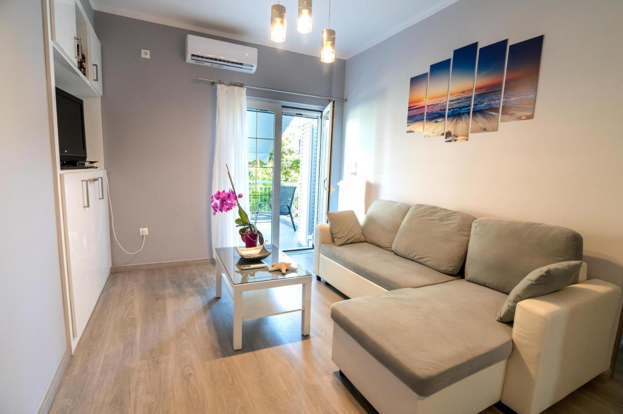 Lux Apartment Preveza Bagian luar foto